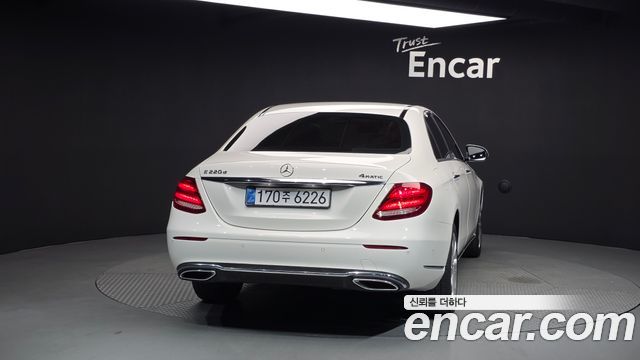 Mercedes-Benz E-Class E220d 4MATIC Exclusive