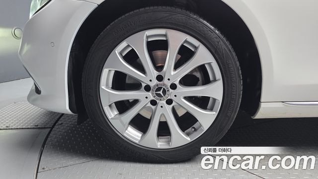 Mercedes-Benz E-Class E220d 4MATIC Exclusive