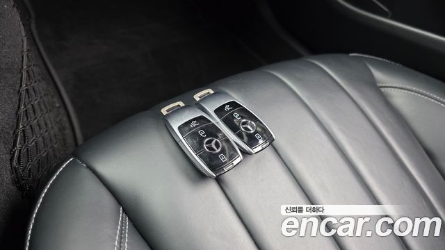 Mercedes-Benz E-Class E220d 4MATIC Exclusive