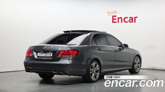 Mercedes-Benz E-Class E300 4MATIC Avantgarde