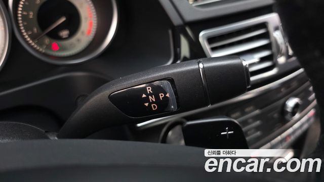 Mercedes-Benz E-Class E300 4MATIC Avantgarde