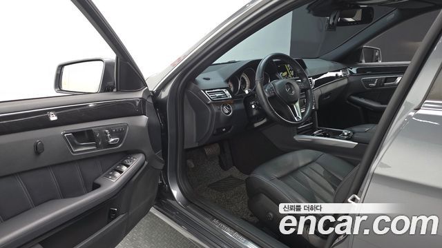 Mercedes-Benz E-Class E300 4MATIC Avantgarde