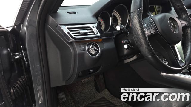 Mercedes-Benz E-Class E300 4MATIC Avantgarde