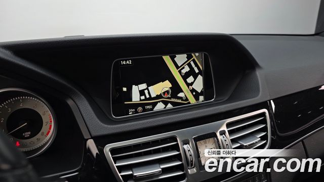 Mercedes-Benz E-Class E300 4MATIC Avantgarde