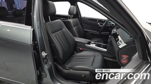Mercedes-Benz E-Class E300 4MATIC Avantgarde