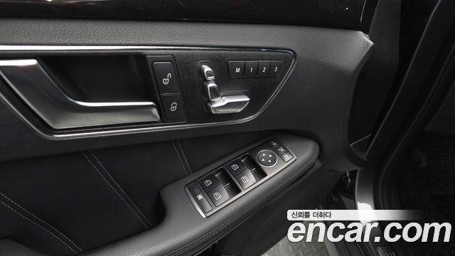 Mercedes-Benz E-Class E300 4MATIC Avantgarde