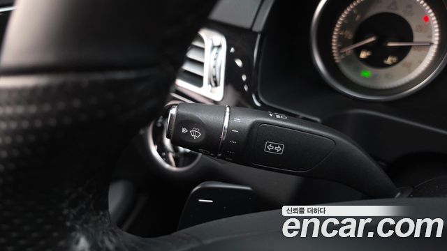 Mercedes-Benz E-Class E300 4MATIC Avantgarde