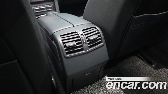 Mercedes-Benz E-Class E300 4MATIC Avantgarde