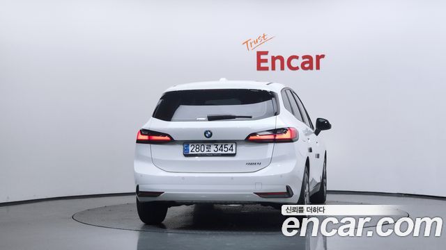 BMW 2-Series 220i Advantage