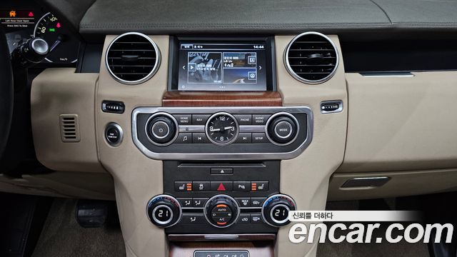 Land Rover Discovery 3.0 SDV6 SE