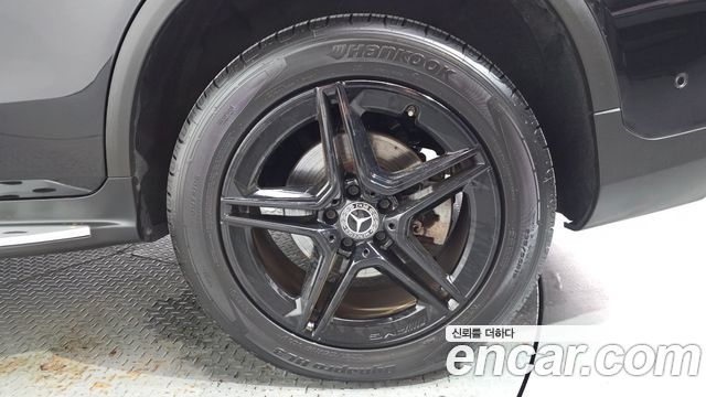 Mercedes-Benz GLC-Class GLC300e 4MATIC Coupe