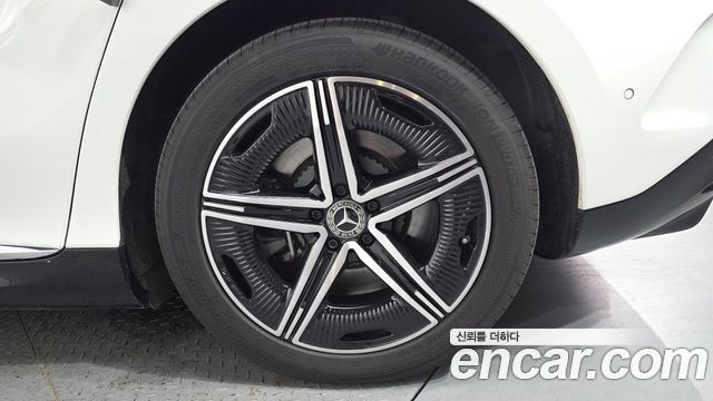 Mercedes-Benz EQE EQE350+