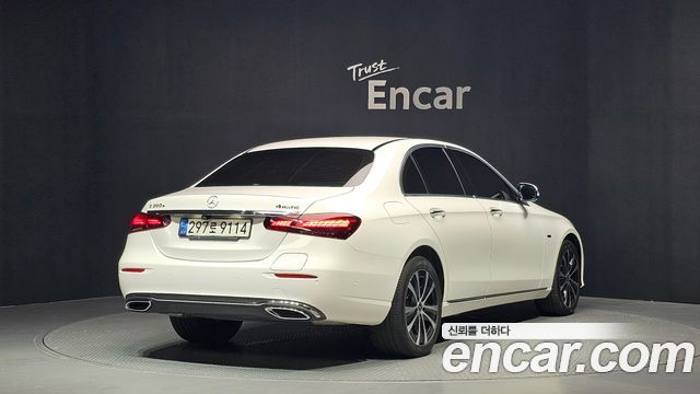 Mercedes-Benz E-Class E300e 4MATIC Exclusive