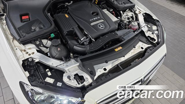 Mercedes-Benz E-Class E300e 4MATIC Exclusive