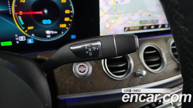 Mercedes-Benz E-Class E300e 4MATIC Exclusive