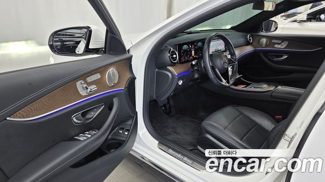 Mercedes-Benz E-Class E300e 4MATIC Exclusive