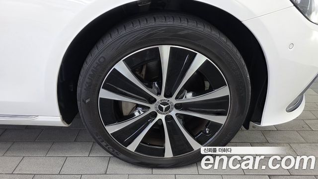Mercedes-Benz E-Class E300e 4MATIC Exclusive