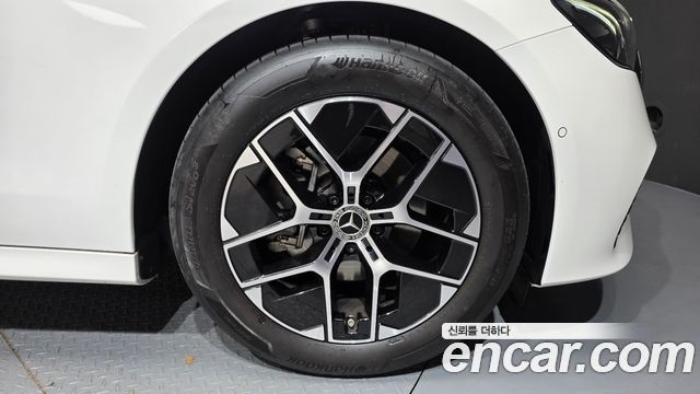 Mercedes-Benz E-Class E200 Avantgarde