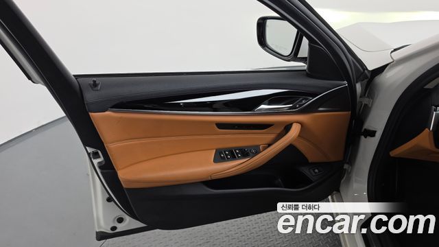 BMW 5-Series 520d Luxury Special Edition