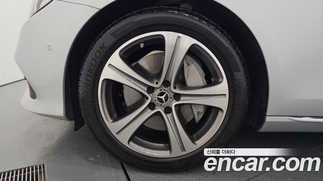Mercedes-Benz E-Class E300 Avantgarde