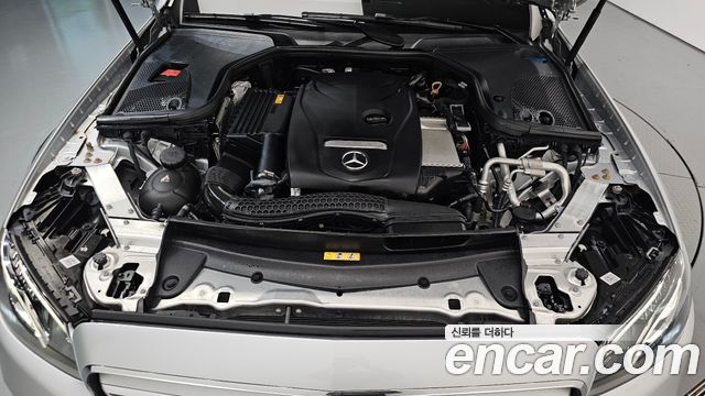 Mercedes-Benz E-Class E300 Avantgarde