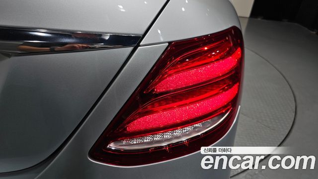 Mercedes-Benz E-Class E300 Avantgarde