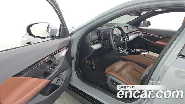 BMW 5-Series 530i xDrive M Sport