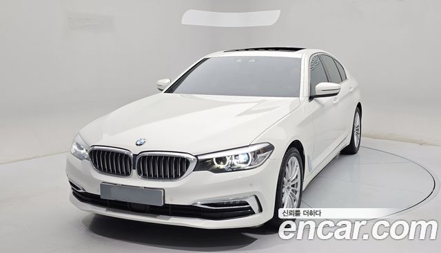 BMW 5-Series 520i Luxury