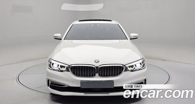 BMW 5-Series 520i Luxury