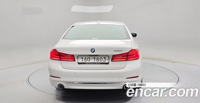 BMW 5-Series 520i Luxury