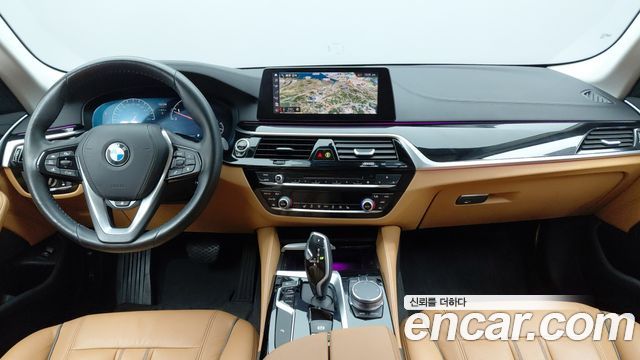 BMW 5-Series 520i Luxury