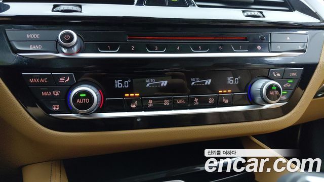 BMW 5-Series 520i Luxury