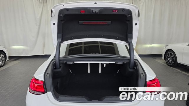 Mercedes-Benz CLS-Class CLS300d AMG Line