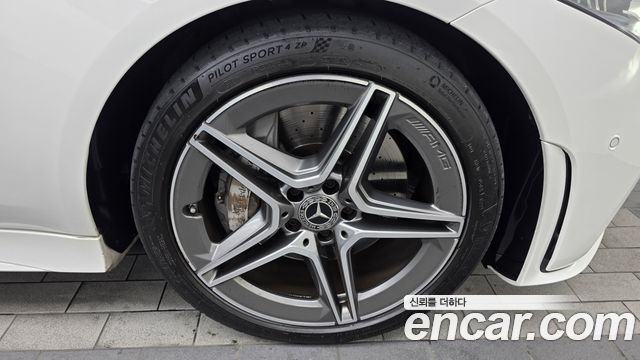 Mercedes-Benz CLS-Class CLS300d AMG Line