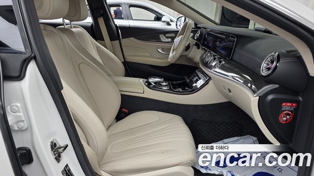 Mercedes-Benz CLS-Class CLS300d AMG Line