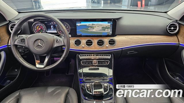 Mercedes-Benz E-Class E300 Exclusive Standard