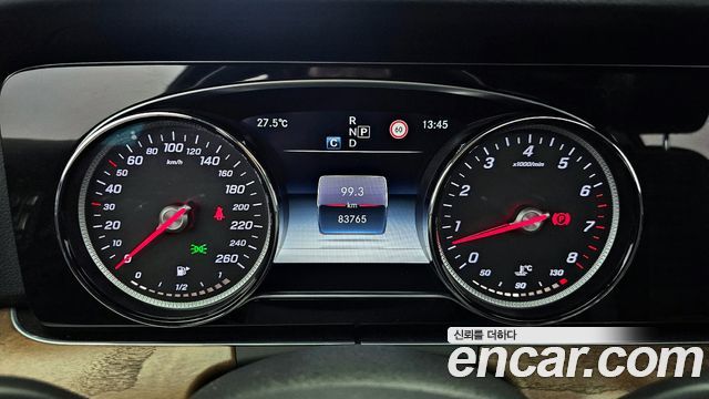 Mercedes-Benz E-Class E300 Exclusive Standard