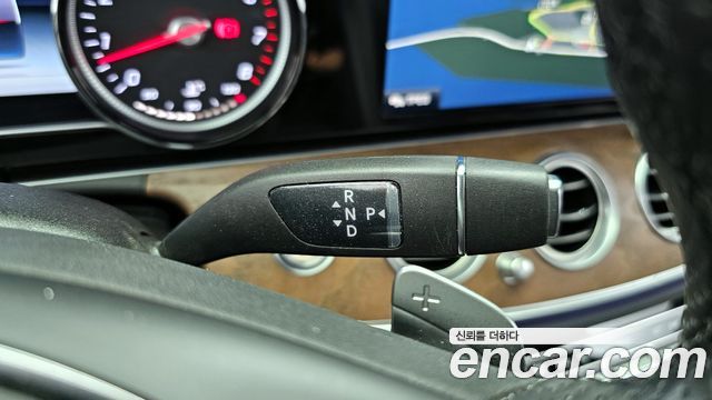 Mercedes-Benz E-Class E300 Exclusive Standard