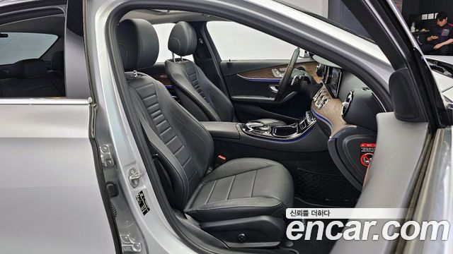 Mercedes-Benz E-Class E300 Exclusive Standard