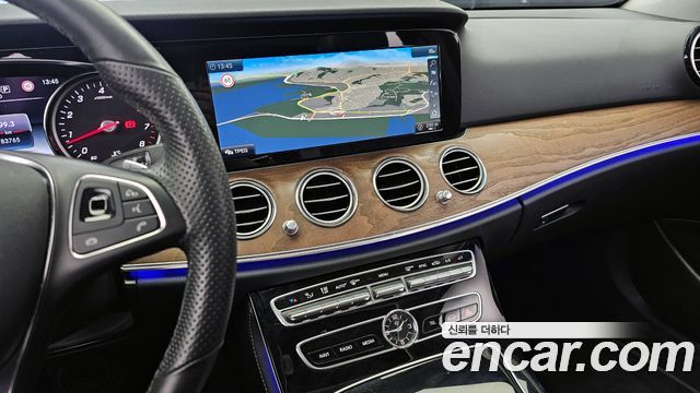 Mercedes-Benz E-Class E300 Exclusive Standard