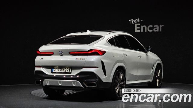 BMW X6 M50i