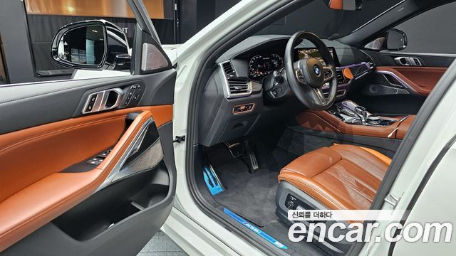BMW X6 M50i
