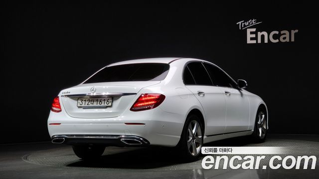 Mercedes-Benz E-Class E220d Avantgarde