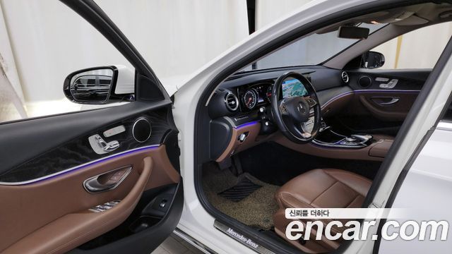 Mercedes-Benz E-Class E220d Avantgarde