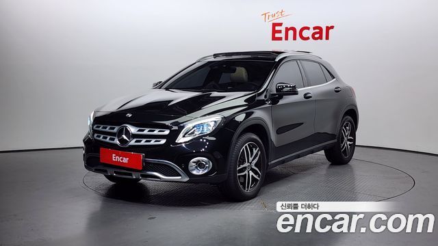 Mercedes-Benz GLA-Class GLA220 Premium