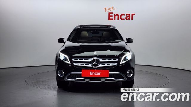 Mercedes-Benz GLA-Class GLA220 Premium