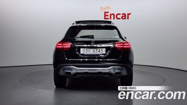 Mercedes-Benz GLA-Class GLA220 Premium