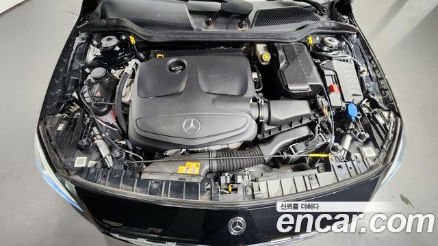 Mercedes-Benz GLA-Class GLA220 Premium