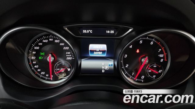 Mercedes-Benz GLA-Class GLA220 Premium