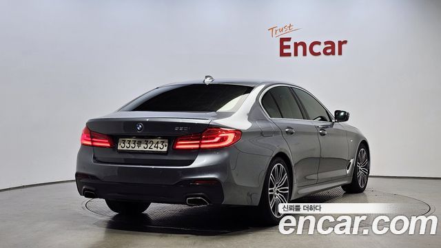 BMW 5-Series 530i M Sport Package Plus